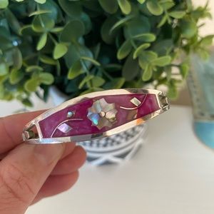 VINTAGE TAXCO MEXICO MOTHER OF PEARL PINK FLOWER INLAY HINGED BRACELET 7”